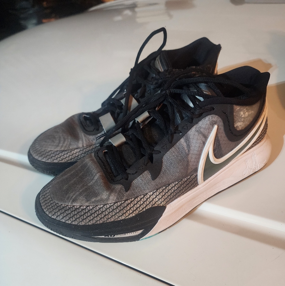Nike Black and White Athletic Sneakers Kyrie 8 VIII Orcas